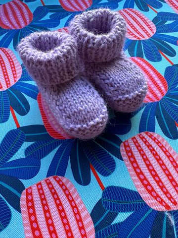 HAND KNITTED BABY Booties. Light Purple.