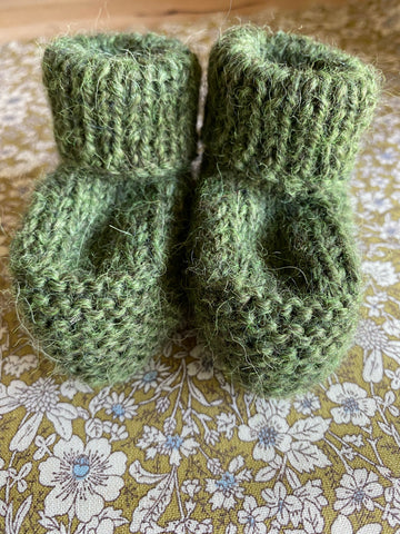 HAND KNITTED BABY BOOTIE. Moss Green.