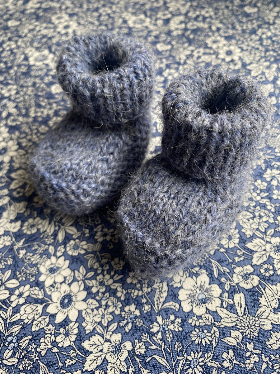 HAND KNITTED BABY BOOTIE. Grey Blue.